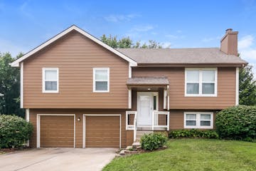 525 Kenneth Ln Belton, MO 64012